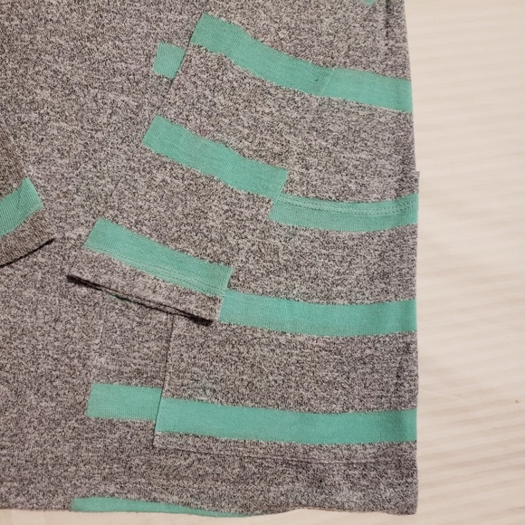 Mod Lusive > Two Pocket Open Front Cardigan - Picture 2 of 7